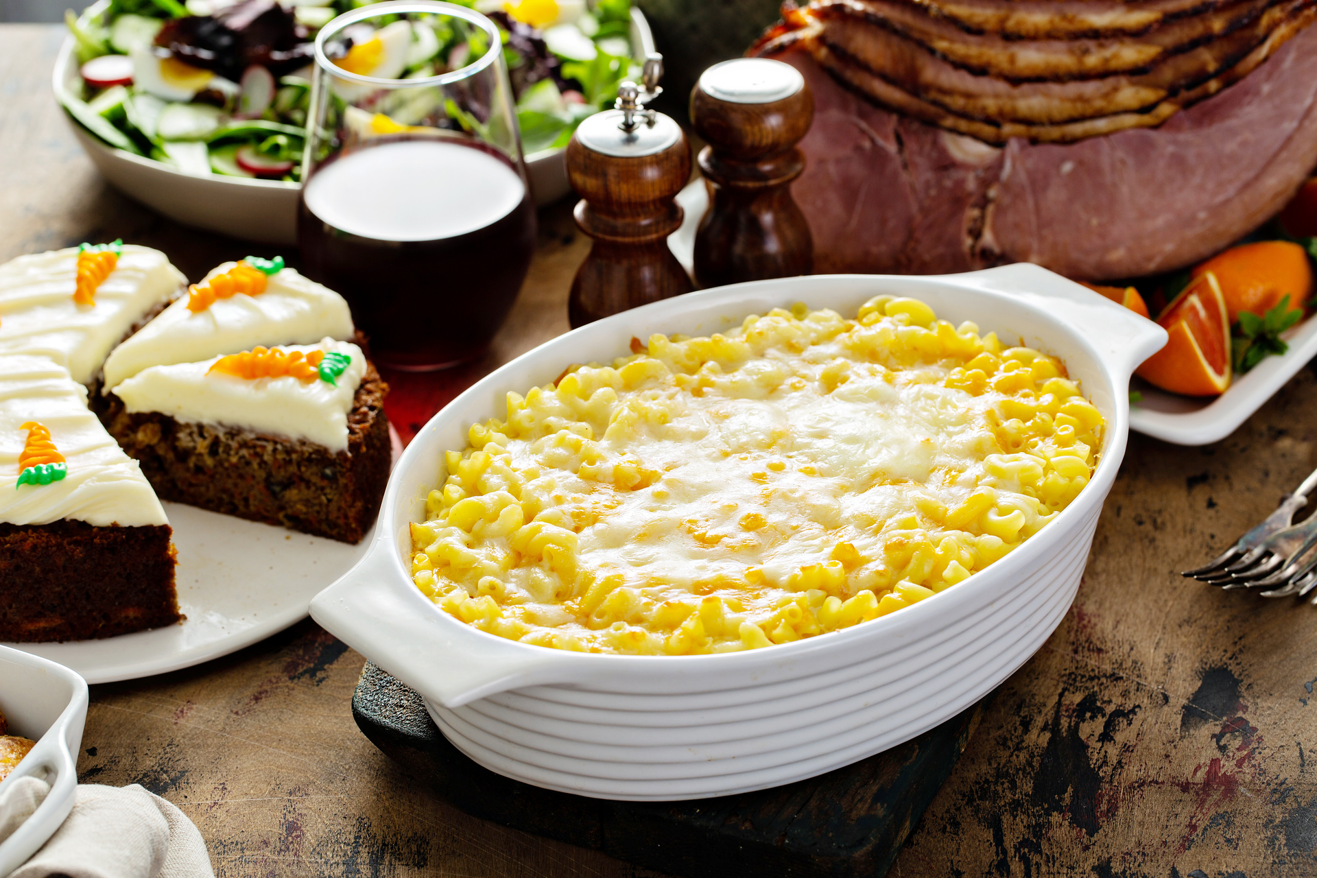 Creamy Romanian Mămăligă with Cheese and Sour Cream