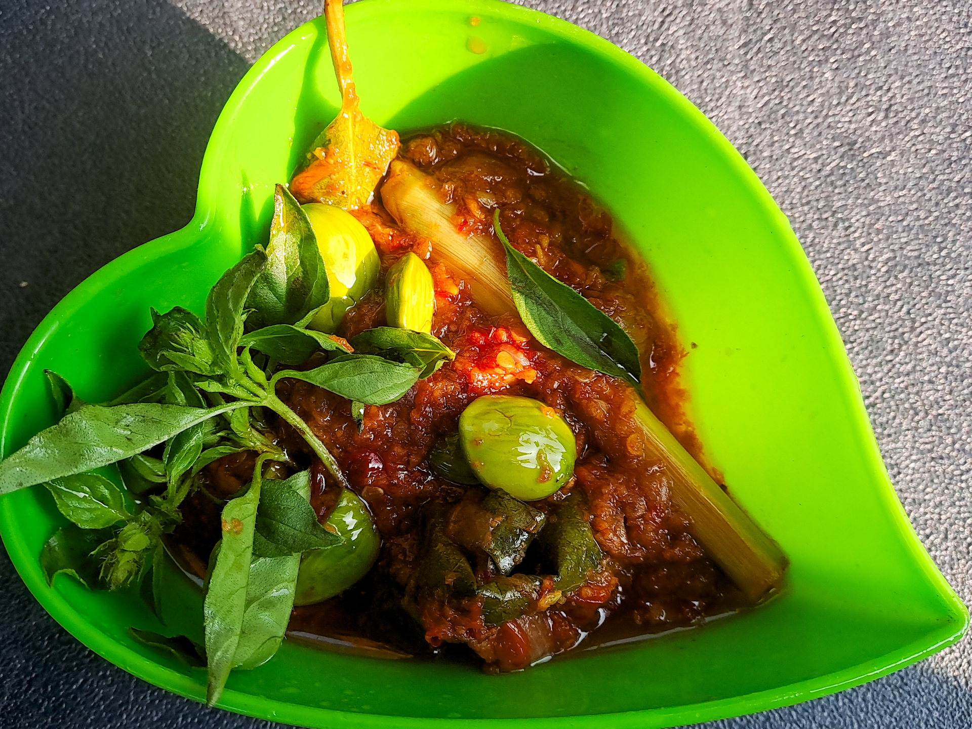 Rich Gambian Yassa Chicken with Lime and Onion Marination