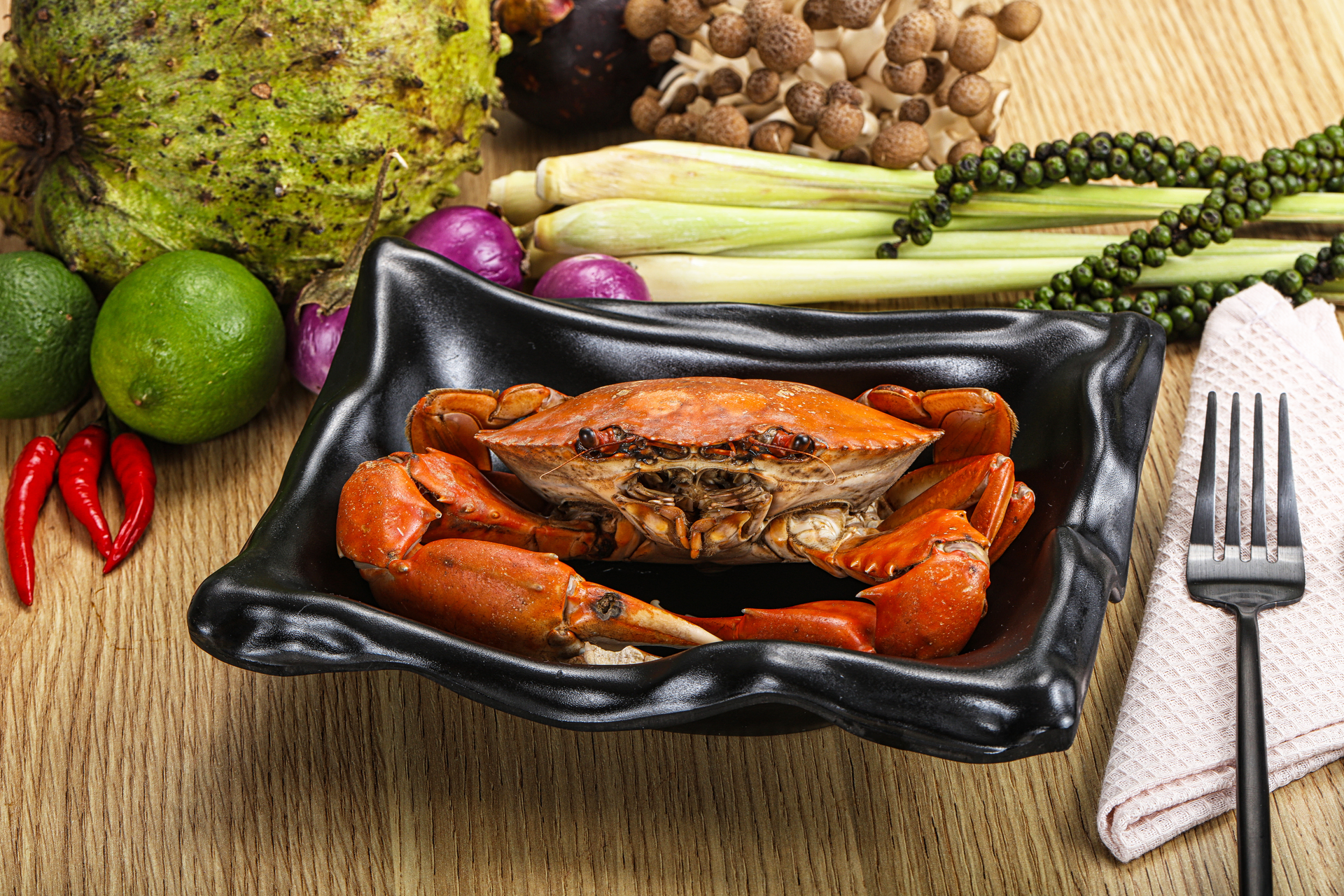 Spicy Singaporean Chili Crab with Lime — Main Course served and photographed from above