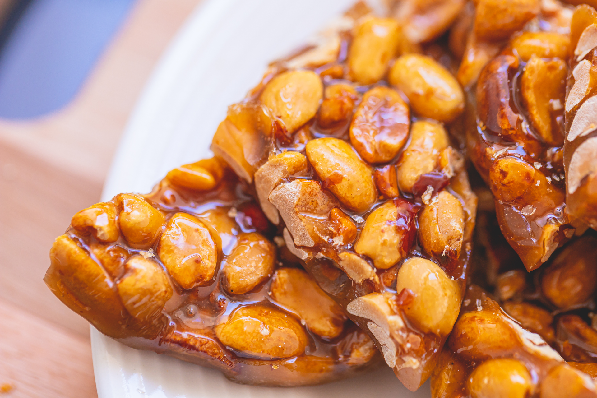Sweet Indonesian Pisang Goreng with Caramel Drizzle — Snack served and photographed from above