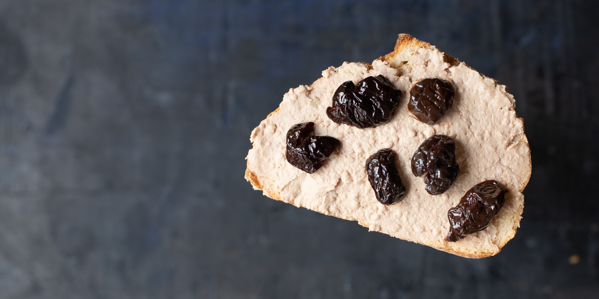 Sweet Irish Barmbrack with Whiskey-Soaked Raisins — Dessert served and photographed from above